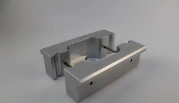 Plată securizată CLAMP FOR STEERING DAMPER