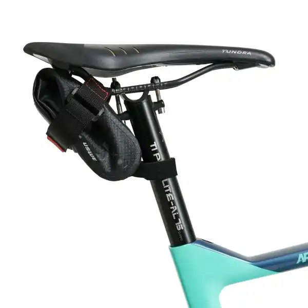 Super ofertă Geanta sub sa MTB USWE Black 0.6L