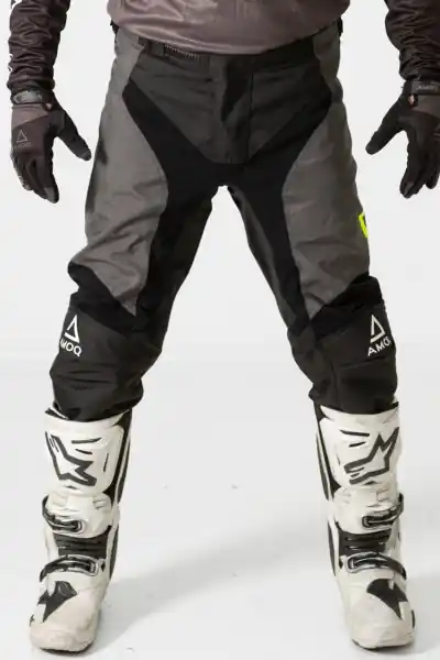 AMOQ Ascent Pants Grey/Black/HiVis 28 32 Ofertă de sezon